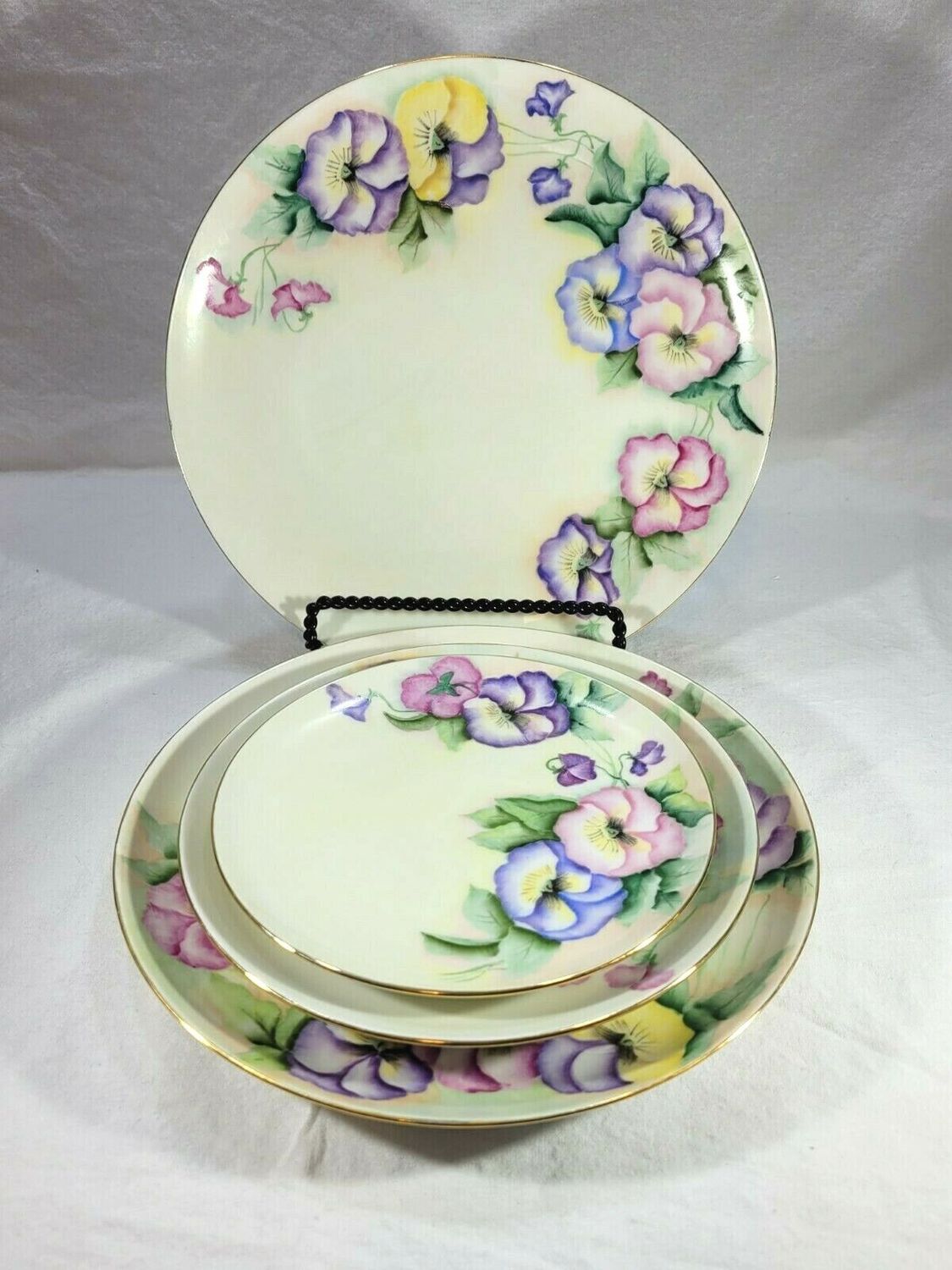 FLORAL PANSY HANDPAINTED PLATE SET