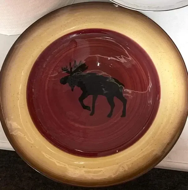 PRIMITIVE WILDLIFE DINNER PLATES 10 7/8&quot;