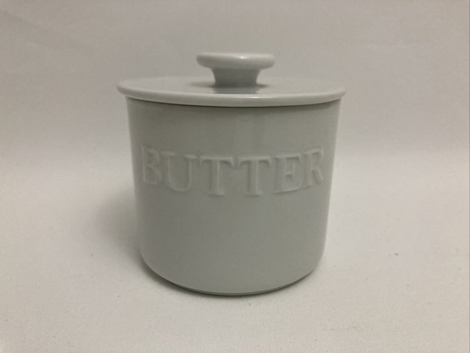 BUTTER CROCK AND LID  4 1/2"