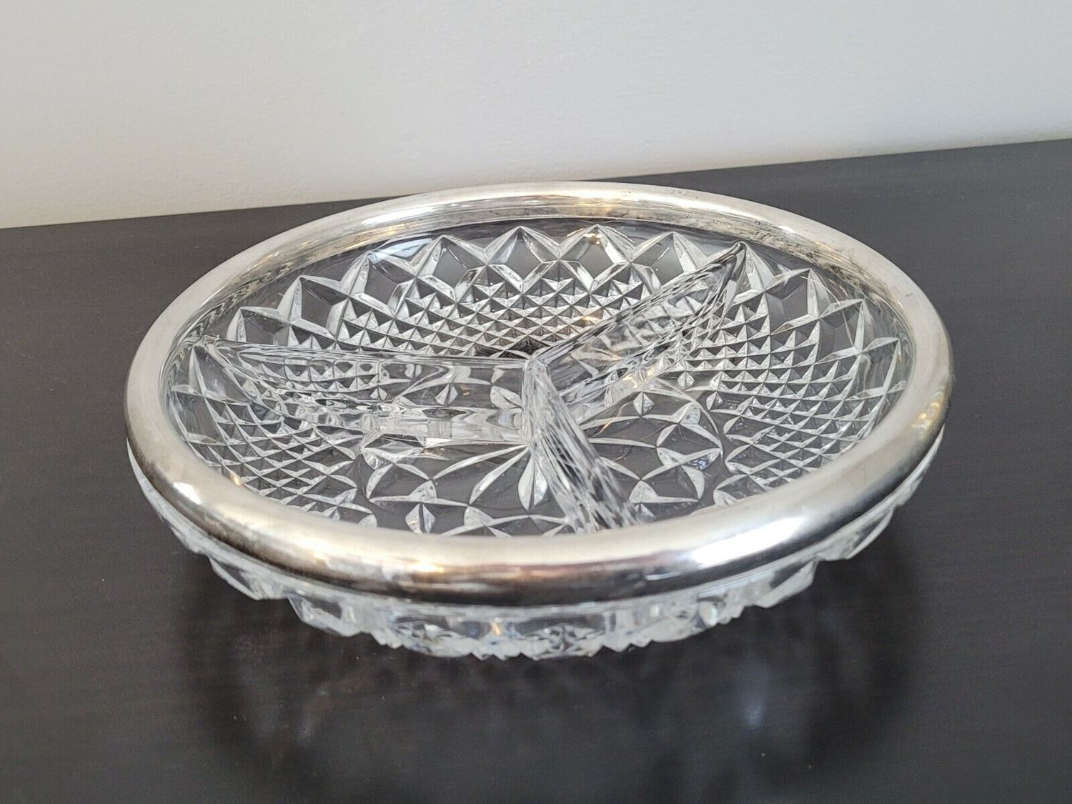 DIVIDED RELISH/CANDY DISH 8 1/2"