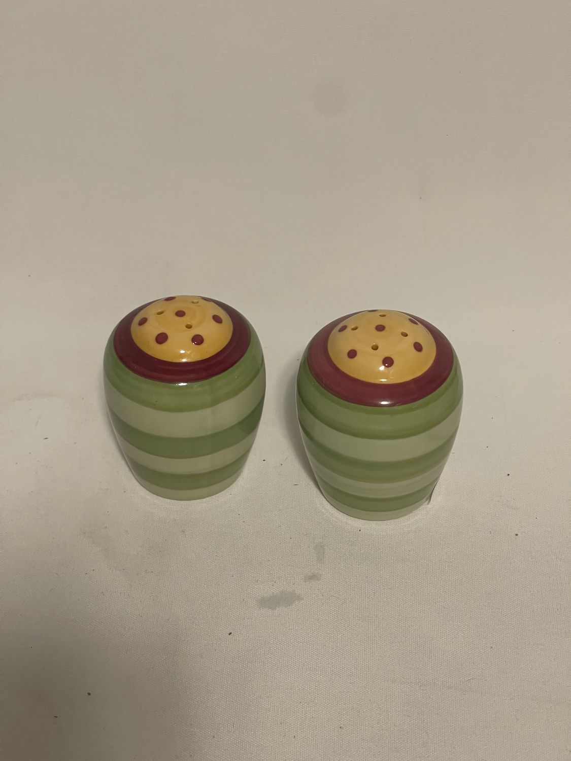 PISTOULET SALT &amp; PEPPER SHAKERS