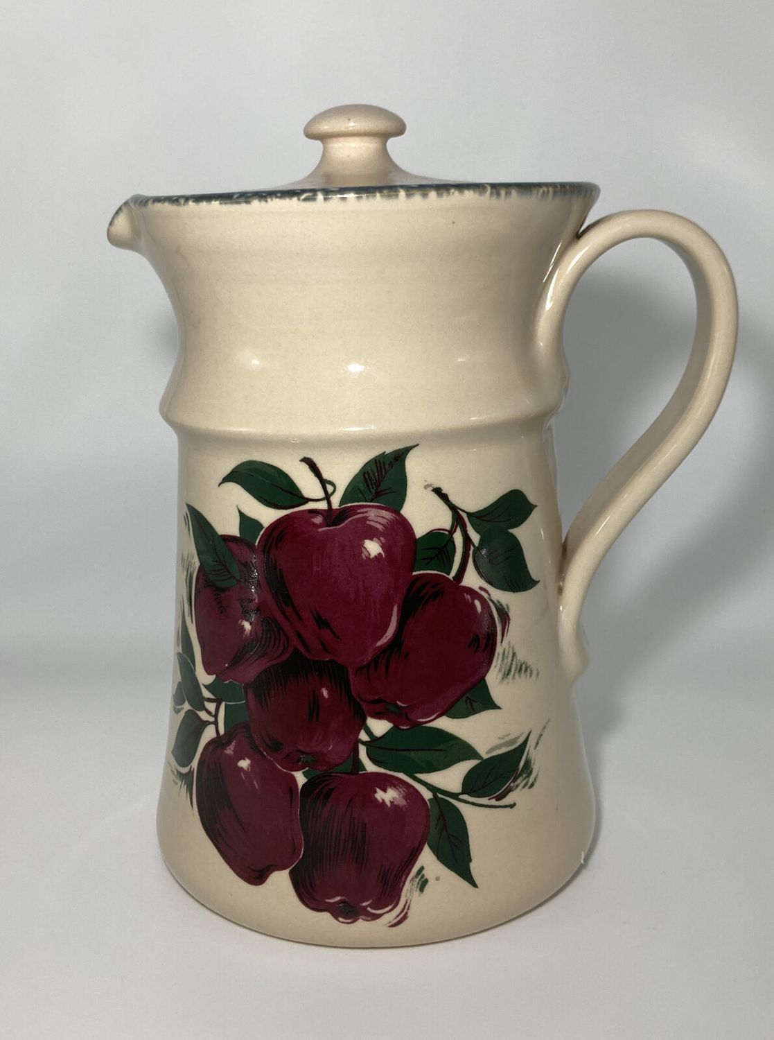 APPLE PITCHER W/ LID 8"