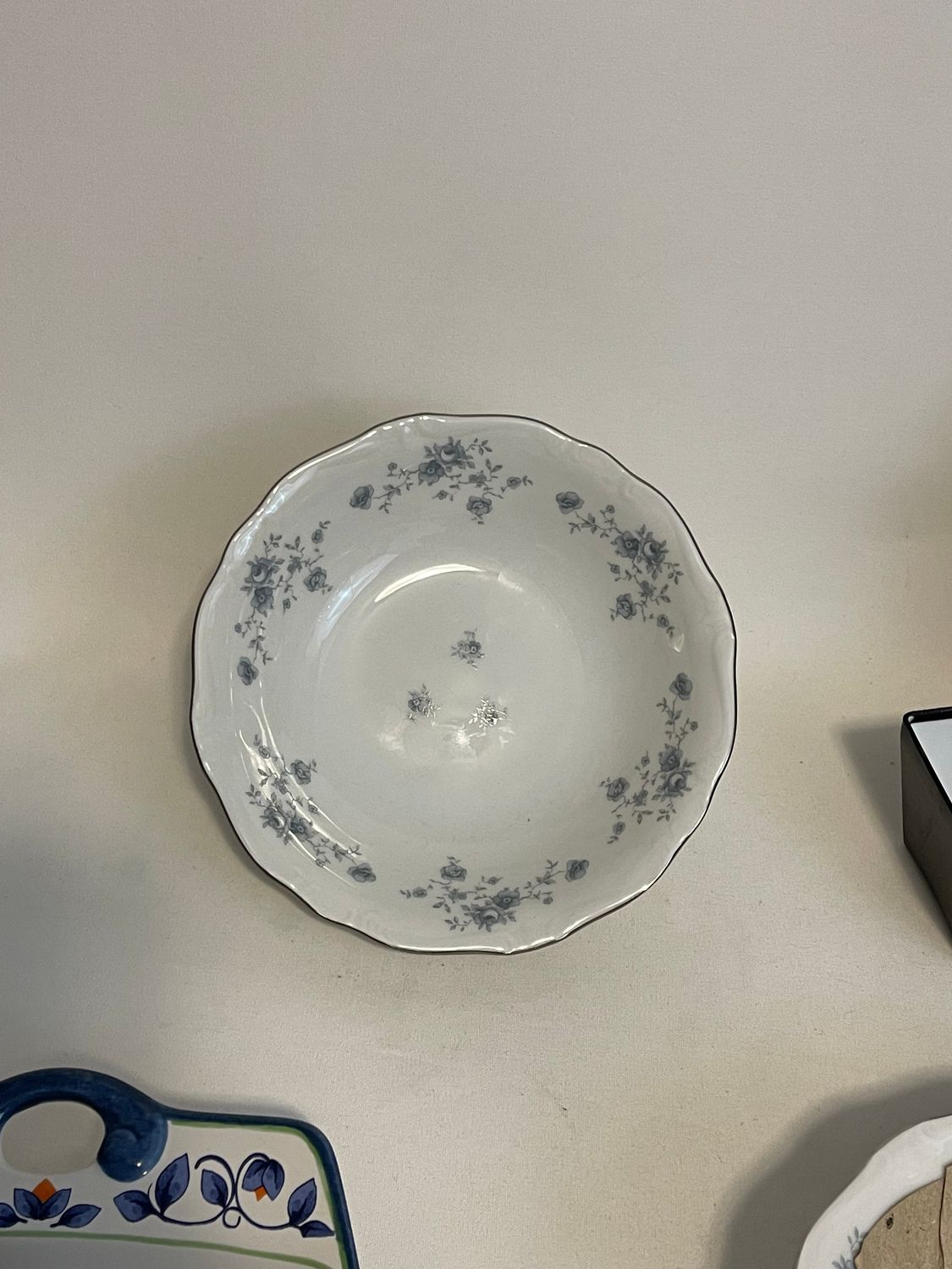 BLUE GARLAND SOUP BOWL
