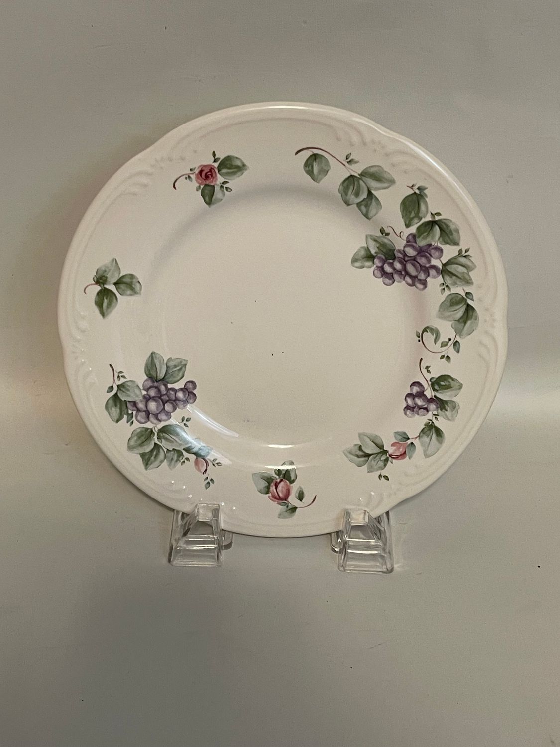 GRAPEVINE DINNER PLATE 10 3/8"