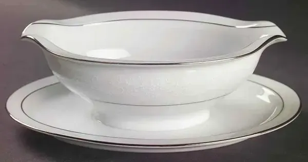 WHITEHALL GRAVY BOAT/ATTACHED UNDERPLATE (NO HANDLES)