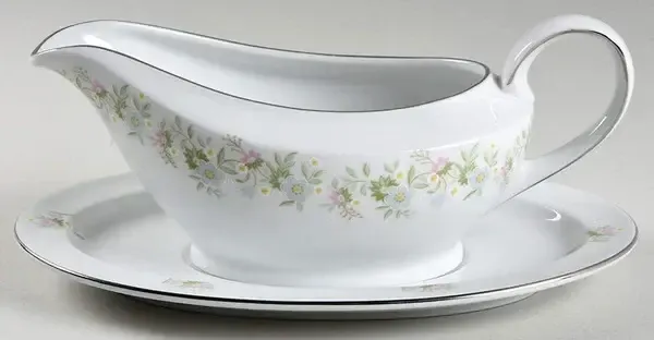 FOREVER SPRING GRAVY BOAT &amp; UNDERPLATE
