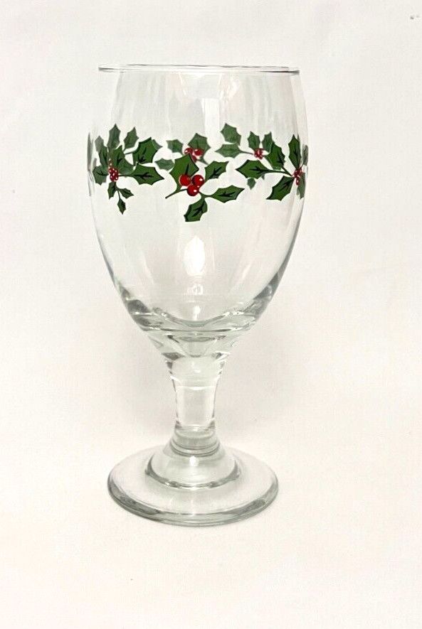 HOLLY WATER ICED TEA  7"