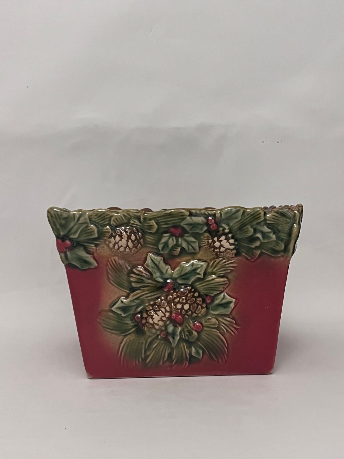 PINECONES &amp; HOLLY SQUARE PLANTER  7/34"