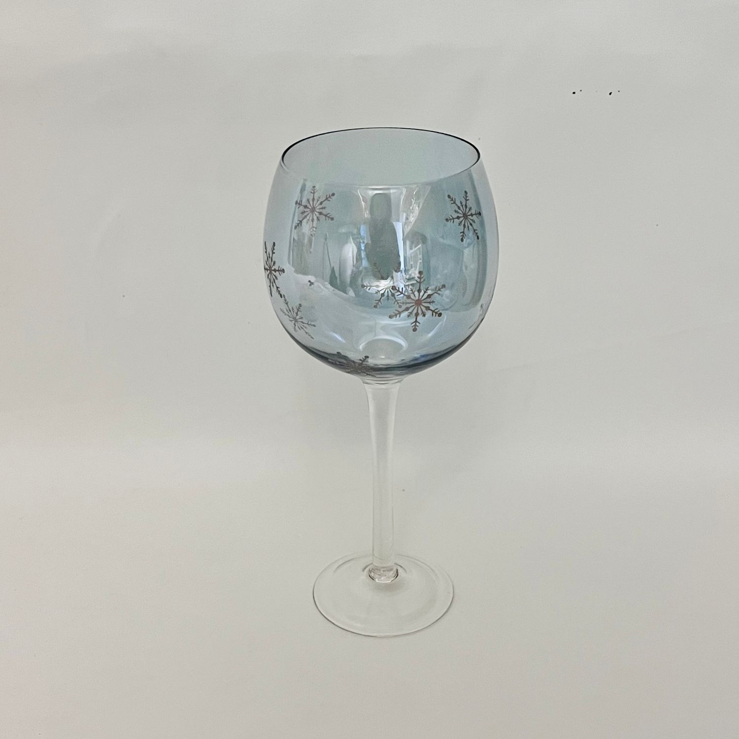WINTER FROST BUTTON UP WINE GLASS BLUE 8 3/4"