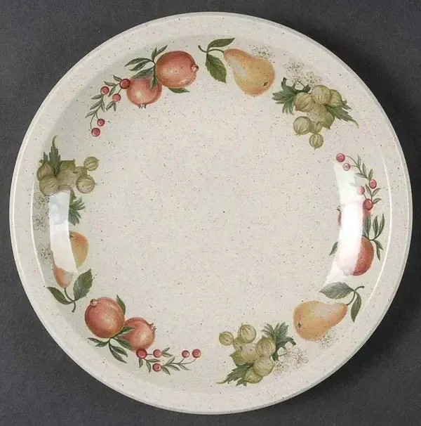 QUINCE BREAD AND BUTTER PLATE 6 3/8"