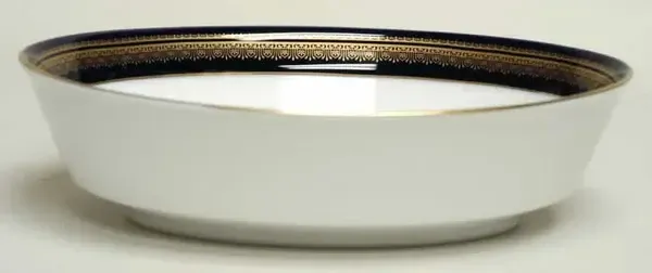 VIENNA OVAL VEGETABLE BOWL  9 1/2"