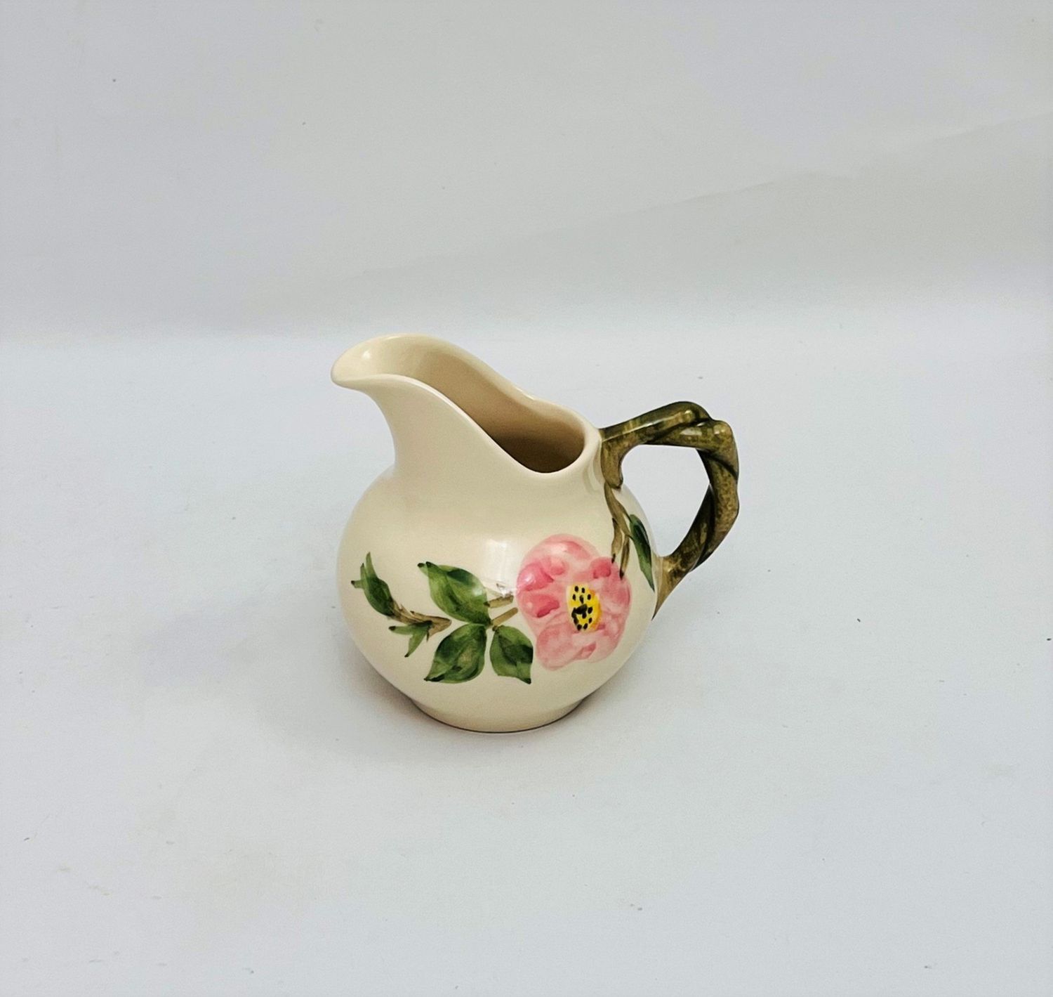DESERT ROSE CREAMER 8OZ 4 1/4"