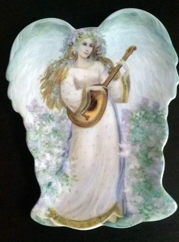 SYMPHONY OF ANGELS  7 1/2" TRANQUILIY'S SERENADE