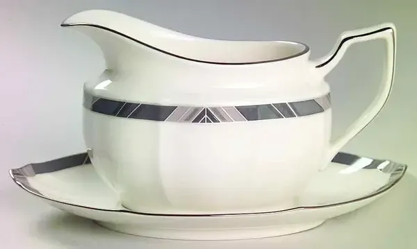 MIDNIGHT MAJESTY GRAVY BOAT &amp; UNDERPLATE
