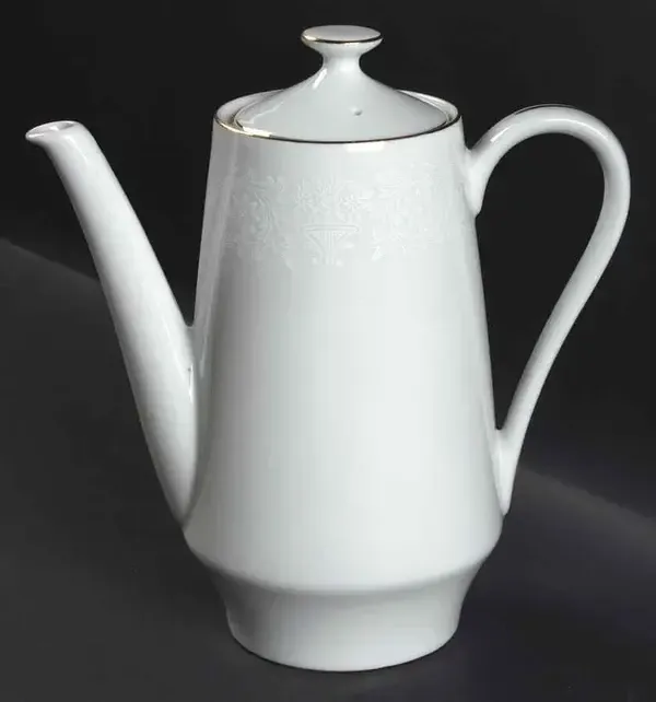 WHITE LACE COFFEE POT 6 5/8"