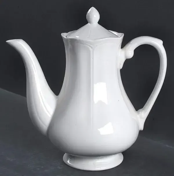 FEDERALISTWHITE COFFEE POT 9"