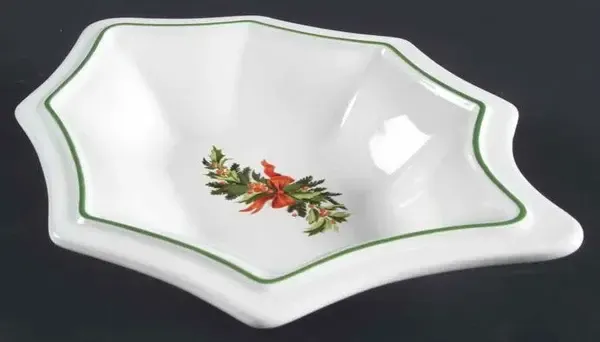 CHRISTMAS HERITAGE LEAF DISH 10 3/8"