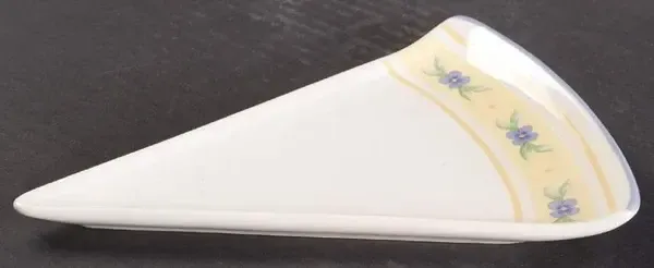 SUMMER BREEZE PLATE SLICE TRIANGULAR 8 5/8"