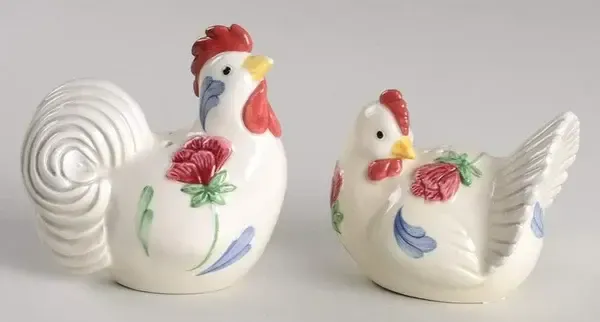 POPPIES BARNYARD SALT AND PEPPER HEN /ROOSTER