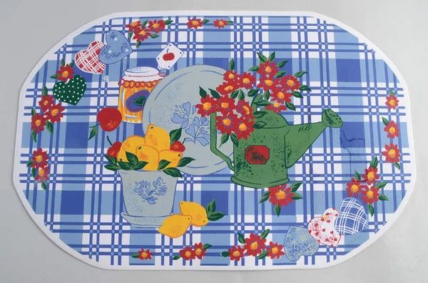 YORKTOWNE VYNAL PLACEMAT 17 1/2' WATERING CAN