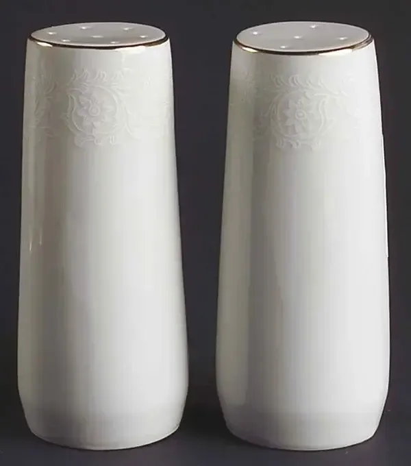 WHITE LACE SALT &amp; PEPPER 4 1/4"