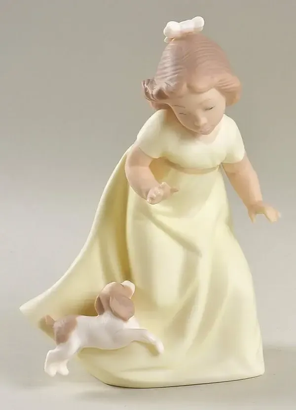 GOLDEN MEMORIES LETS PLAY TAG FIGURINE