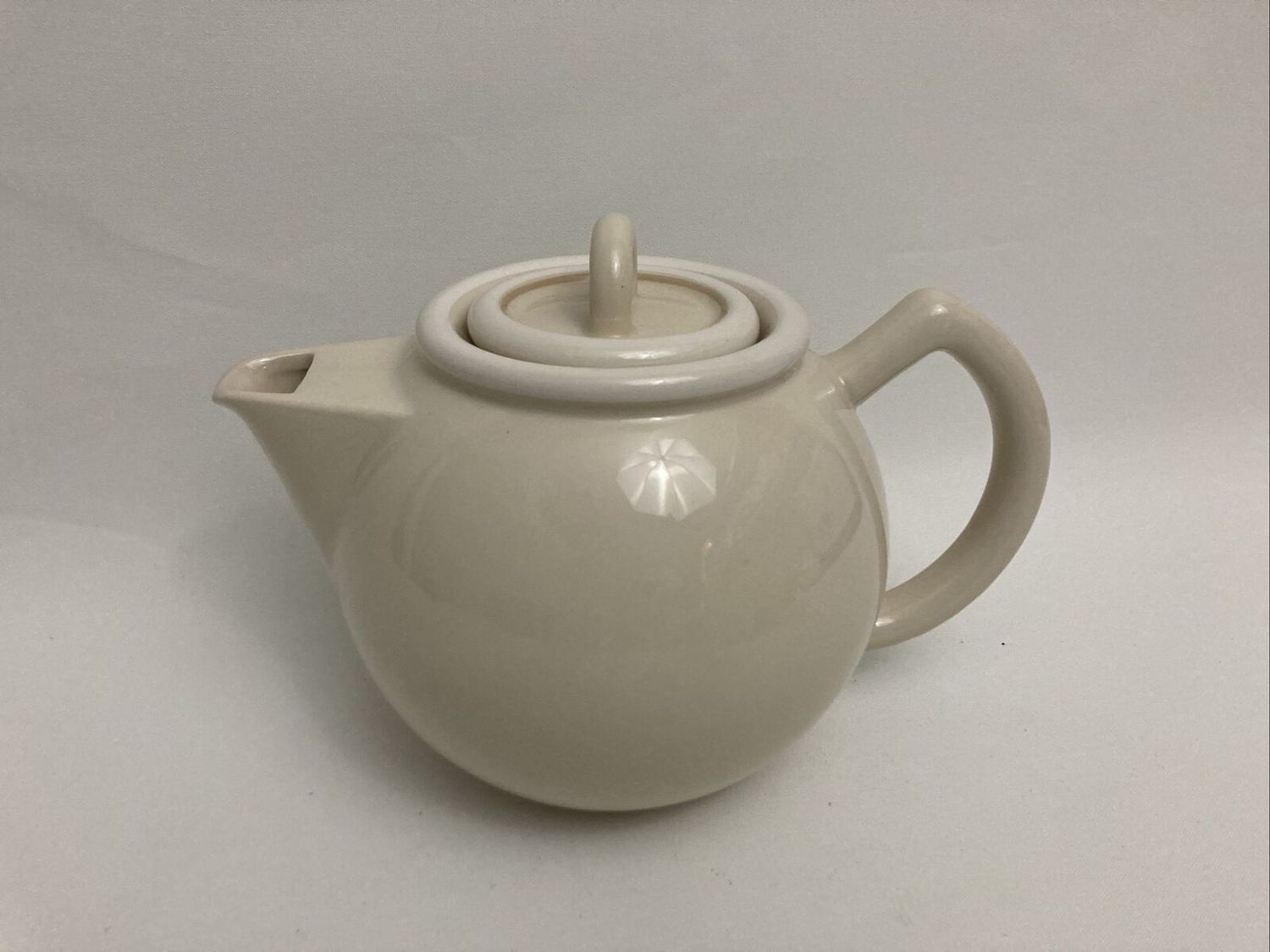 PALETTE BEIGE TEAPOT