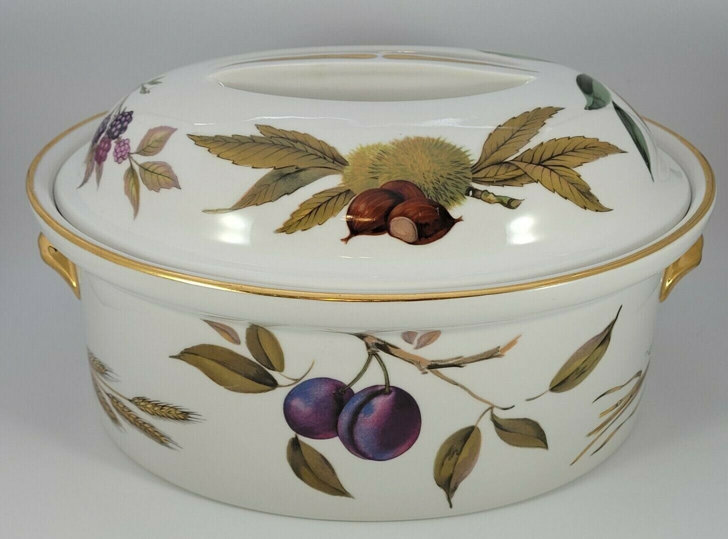 EVESHAM GOLD CASSEROLE-COVERED/OVAL-2.5 QT FLAT HANDLE