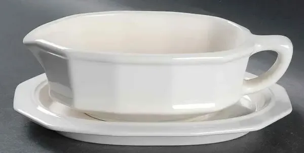 HERITAGE WHITE GRAVY BOAT / UNDERPLATE 8 7/8"