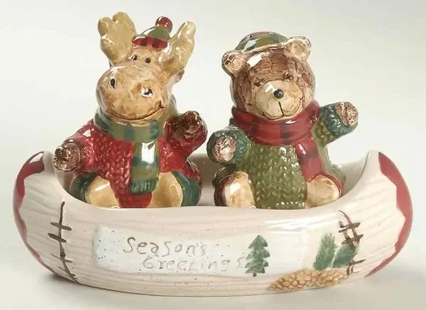 HEARTLAND FIGURAL SALT &amp; PEPPER MOOSE-BEAR-CANOE