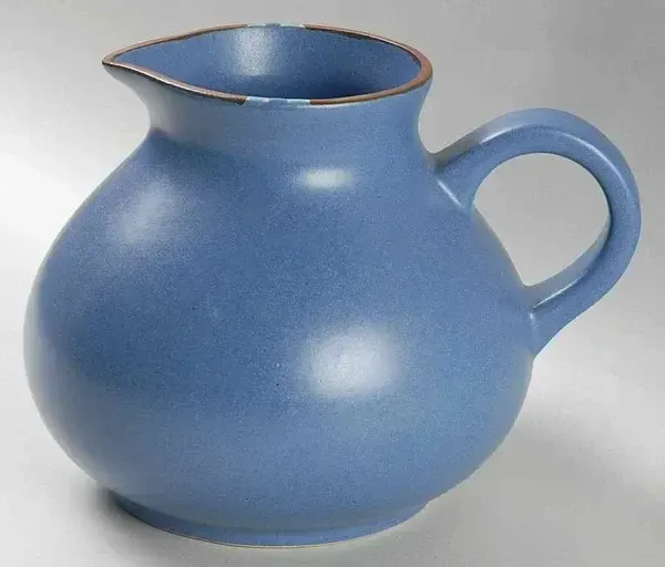 MESA BLUE PITCHER 48 OZ