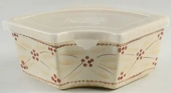 OLD WORLD CREAM INDIVIDUAL BAKER W/ PLASTIC LID