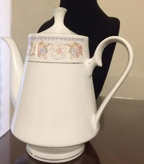 PASTAL FORAL COFFEE POT 8 1/2"