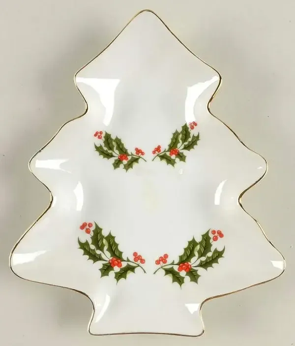 CHRISTMAS HOLLY TREE DISH 7 3/4"
