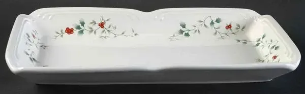 WINTERBERRY RECTANGULAR TRAY 11"