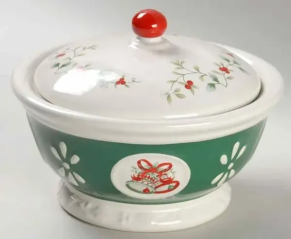 WINTERBERRY CANDY BOX &amp; LID 6 1/2"