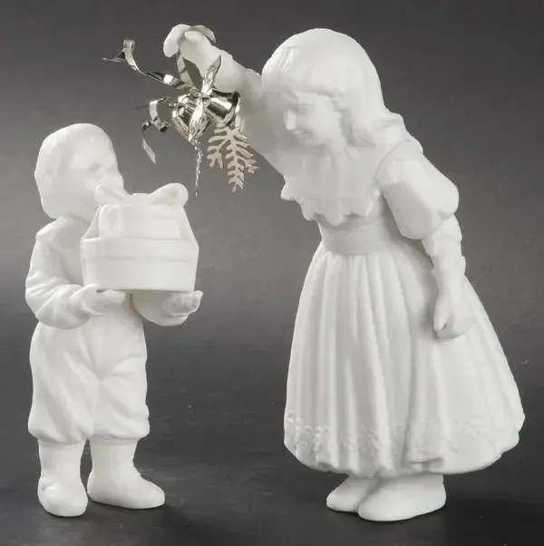 WINTER SILHOUETTES CHRISTMAS KISS SET OF 2