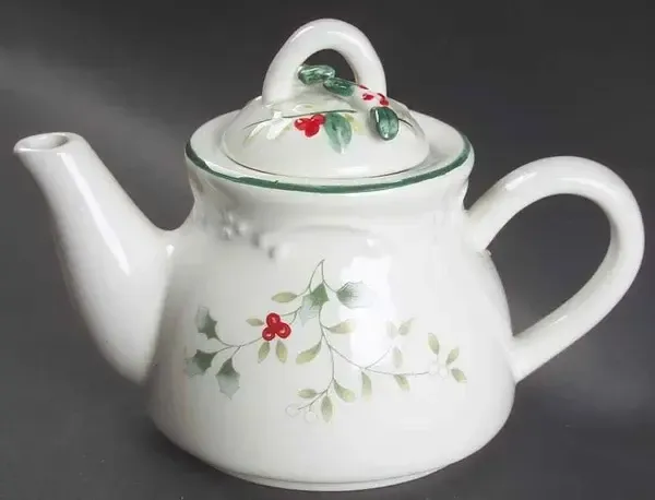 WINTERBERRY SCULTURED TEAPOT FOR ONE 5 1/4" TEAPOT ONLY