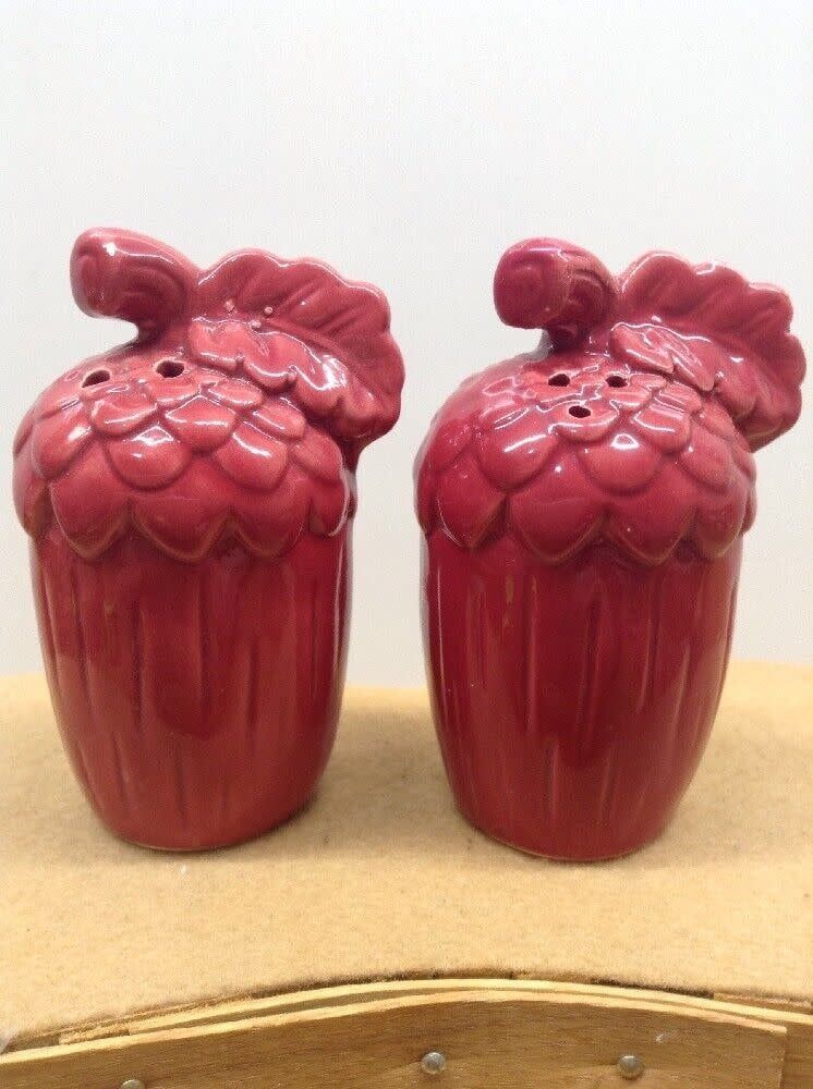 ACORN SALT &amp; PEPPER SET -RED