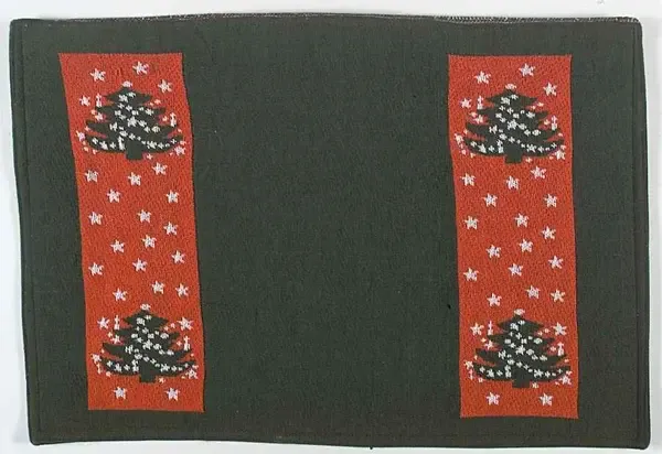 CHRISTMAS TREE PLACEMAT 18 1/2"