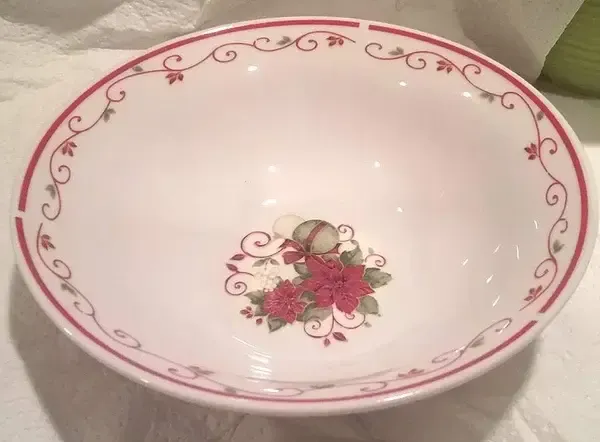 CX701 POINSETTIA AND ORNAMENT SOUP/CEREAL BOWL
