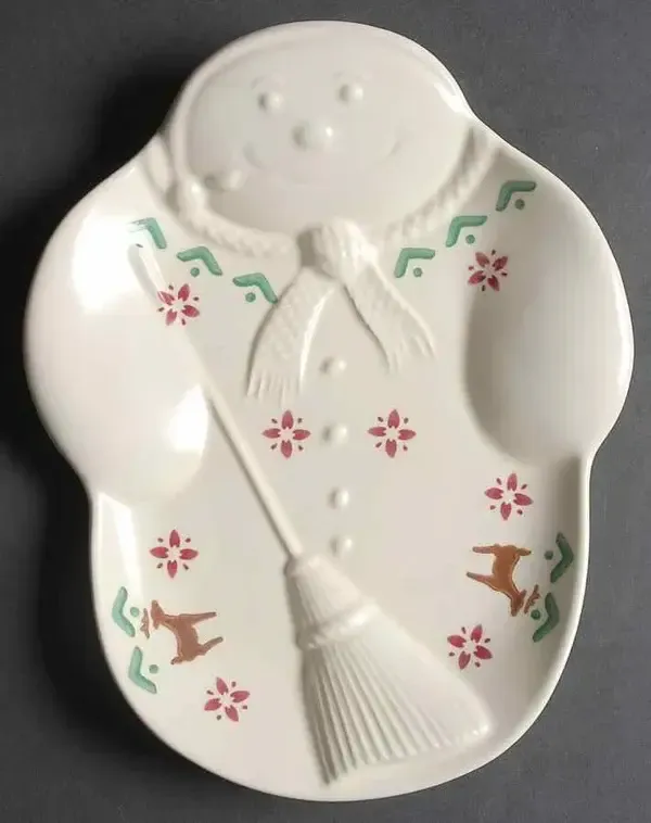 NORDIC EMBOSSED SNOWMAN PLATE 11 1/4"