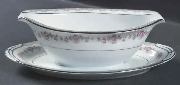 GLENWOOD GRAVY BOAT W/ATTACHED UNDERPLATE
