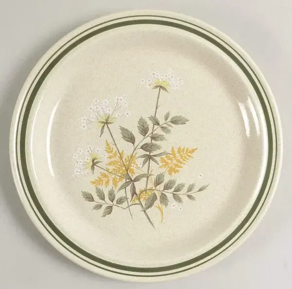 WILL O' THE WISP SALAD PLATES  8 5/8"