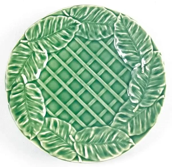 BORDALLO LEAF SERVICE SALAD PLATE 8 3/8"