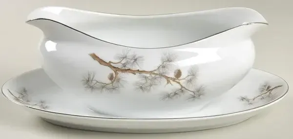 PINEDALE GRAVY BOAT W/ATTACHED UNDERPLATE