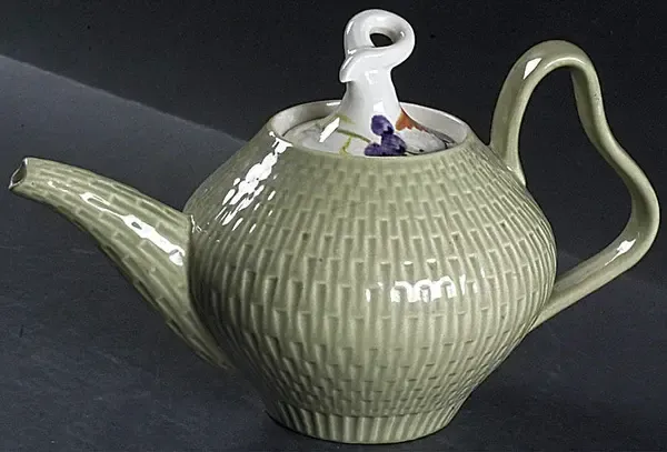CAPISTRANO TEAPOT AND LID