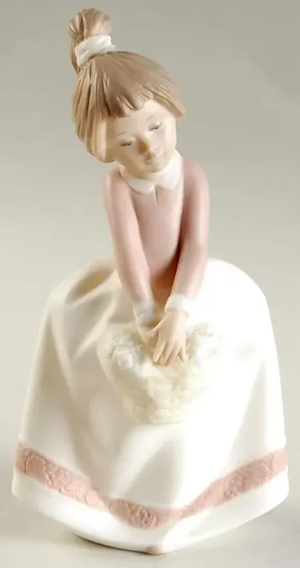 GOLDEN MEMORIES LITTLE POUTER FIGURINE