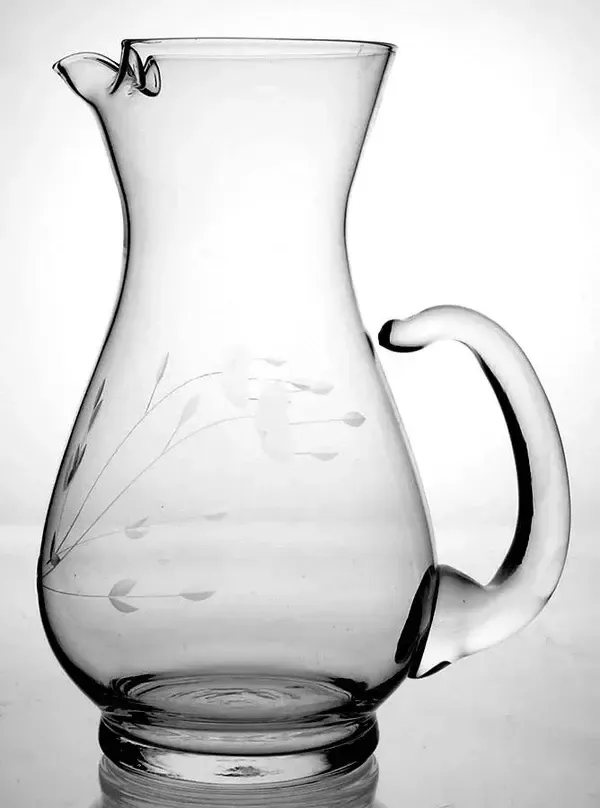 HERITAGE PITCHER W/ICE LIP 9 7/8"