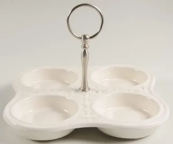 VERANDA MUFFIN PAN HOLDS 4